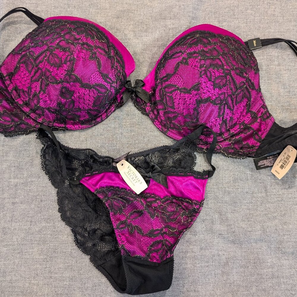Victorias Secret Very Sexy Plunge Push Up 36DD Bra / Medium Panty NWTs